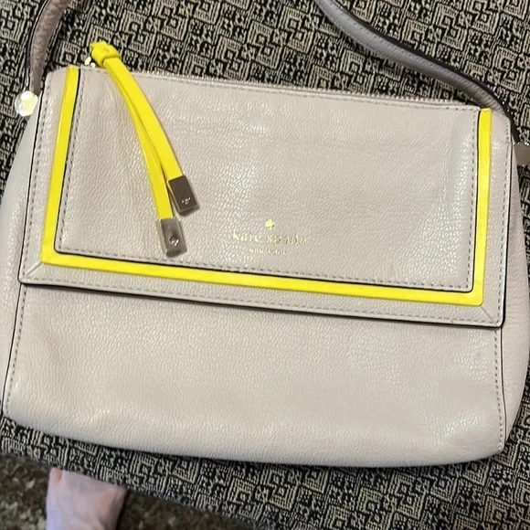 Gorgeous Kate Spade in Cream/Yellow! Perfect for Spring!  Excellent Condition - Picture 2 of 6